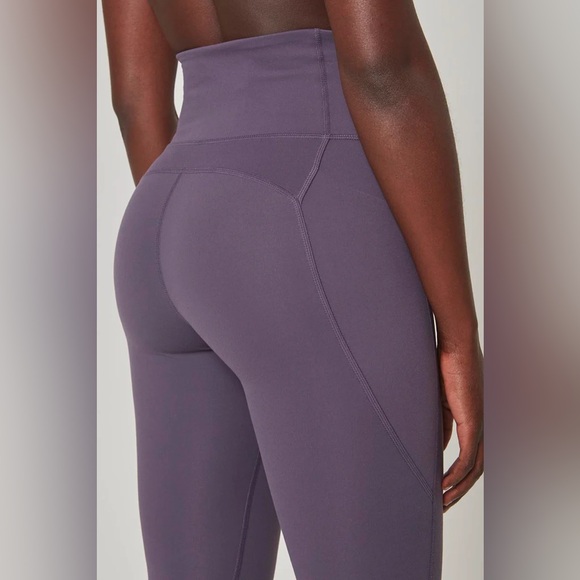 MPG High-Waisted Leggings - Picture 4 of 7